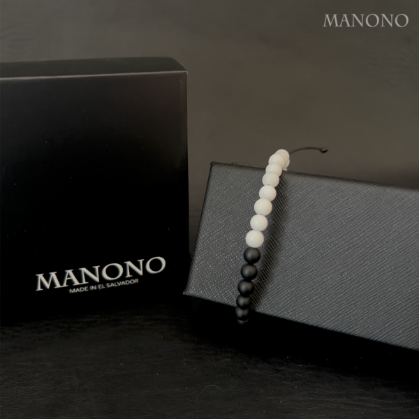 White Agate & Onyx Bracelet