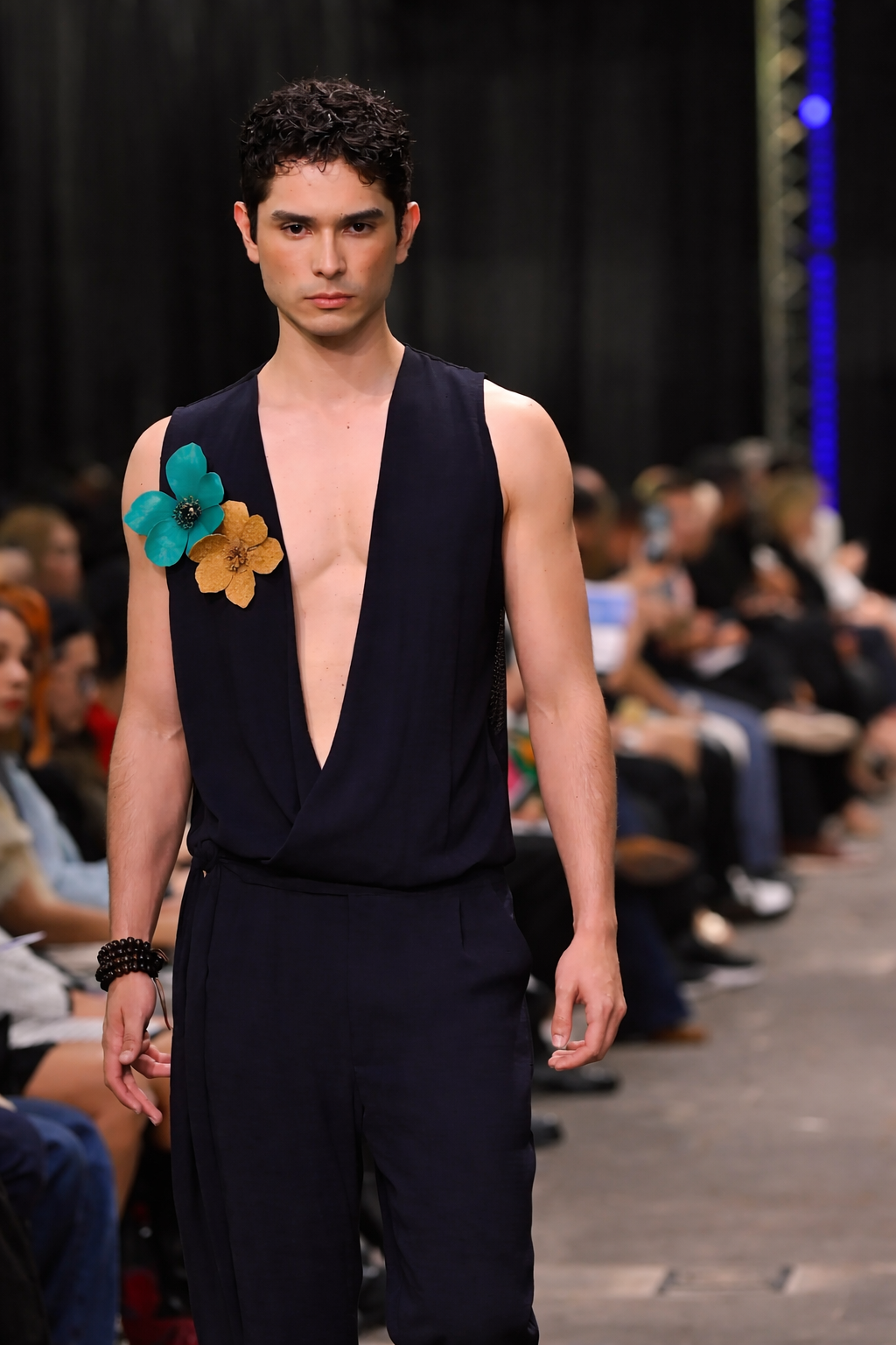 Leather Flower brooch - Imagen 2