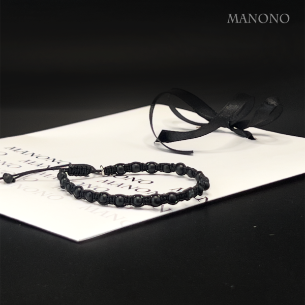 2026_02_02_manono30 Minimalist Onyx & Labradorite Shamballa Bracelet