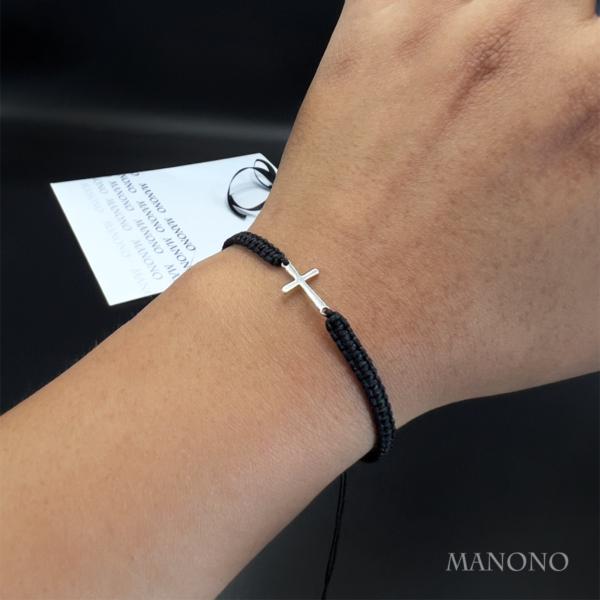 2026_02_02_manono46 Minimalist Silver Cross Bracelet
